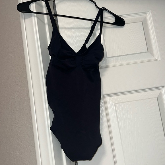 SKIMS Other - SKIMS thong bodysuit